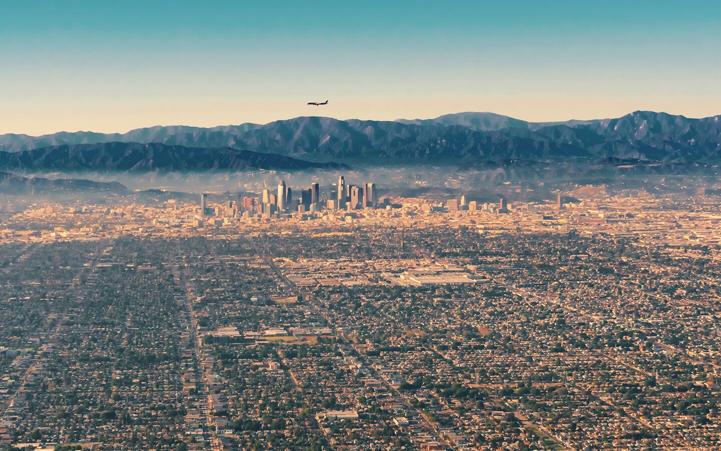 How multiple booms exploded Los Angeles County